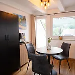 Neu! 9,5 Aussergewoehnlich Bergblick Mit Balkon Boxspringbett Kaffeevollautomat Inkl Bettwaesche Handtuecher #meenefewo De Apartment