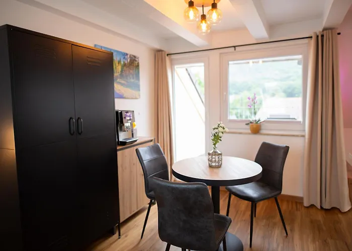 Neu! 9,7 Aussergewoehnlich Bergblick Mit Balkon Boxspringbett Kaffeevollautomat Inkl Bettwaesche Handtuecher #meenefewo De Апартаменты